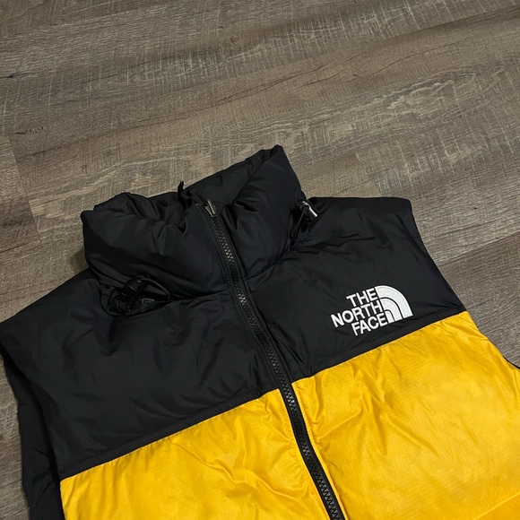 The North Face 1996 Retro Nuptse Puffer Vest - Picture 2 of 8